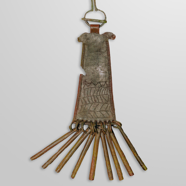 Syulgam with a pendant