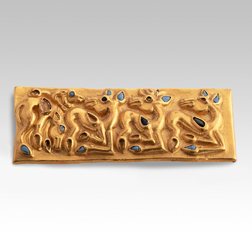 Gold buckle with a chase scene
