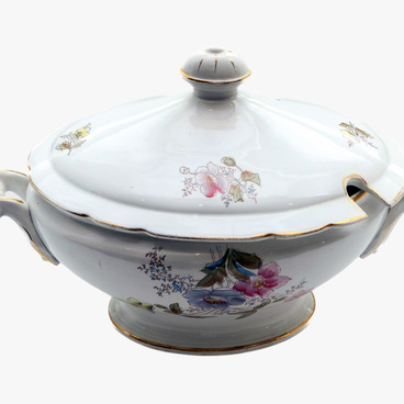Супница с крышкой