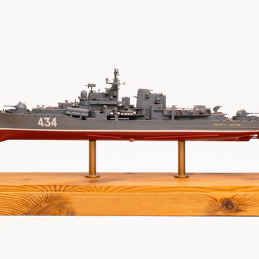 Model of “Admiral Ushakov” destroyer