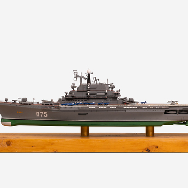 Model of “Kiev” heavy aircraft carrier