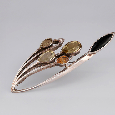 Brooch. From the “Birth of Stars” collection