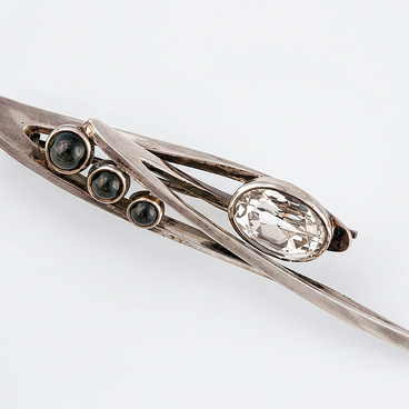 Brooch. From the “Birth of Stars” collection