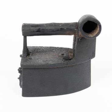 Charcoal iron