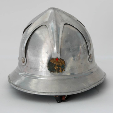 Пожарный шлем «Венской формы» («Spinnenhelm»)